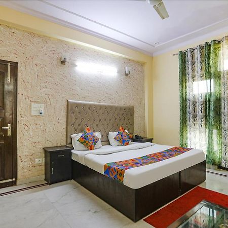 Hotel Fabexpress Hm Palace à Noida Extérieur photo