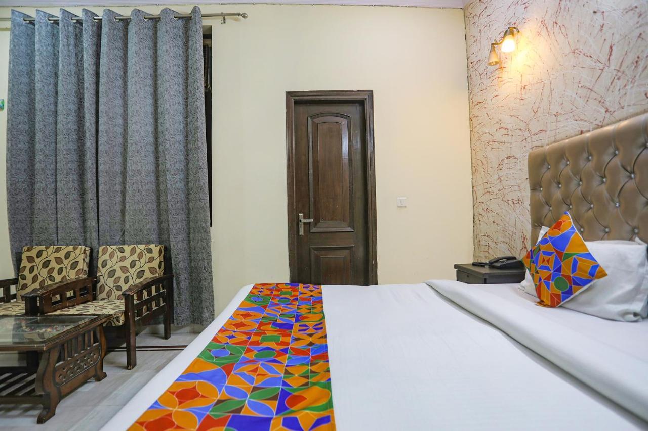 Hotel Fabexpress Hm Palace à Noida Extérieur photo