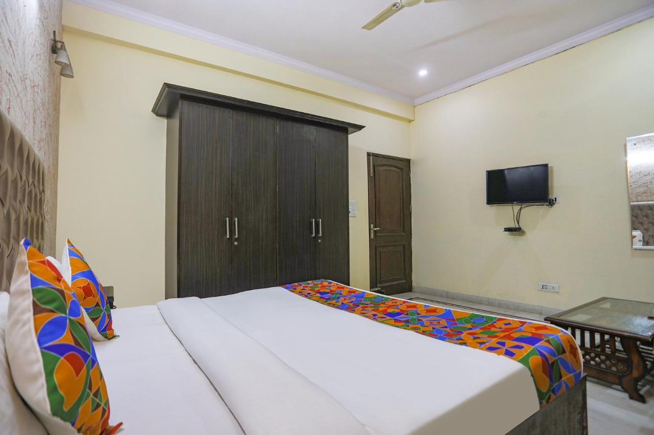 Hotel Fabexpress Hm Palace à Noida Extérieur photo