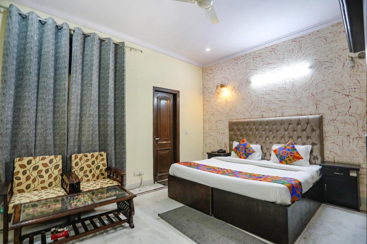 Hotel Fabexpress Hm Palace à Noida Extérieur photo
