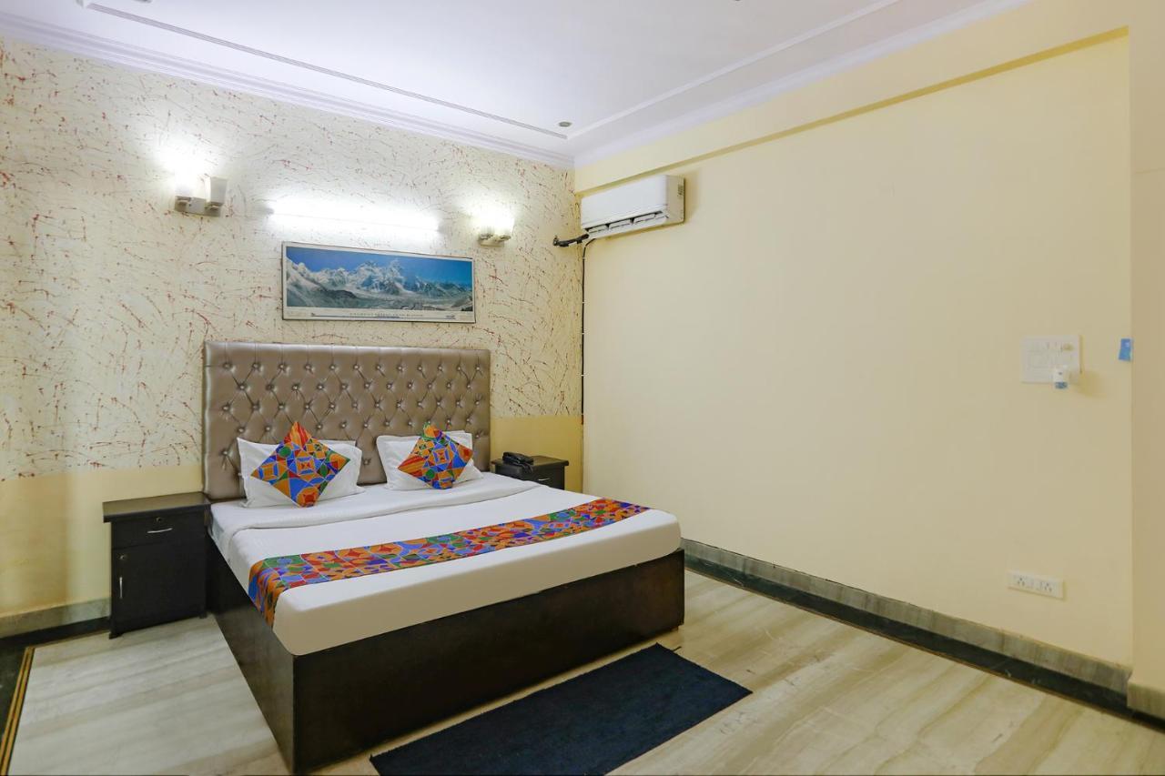 Hotel Fabexpress Hm Palace à Noida Extérieur photo