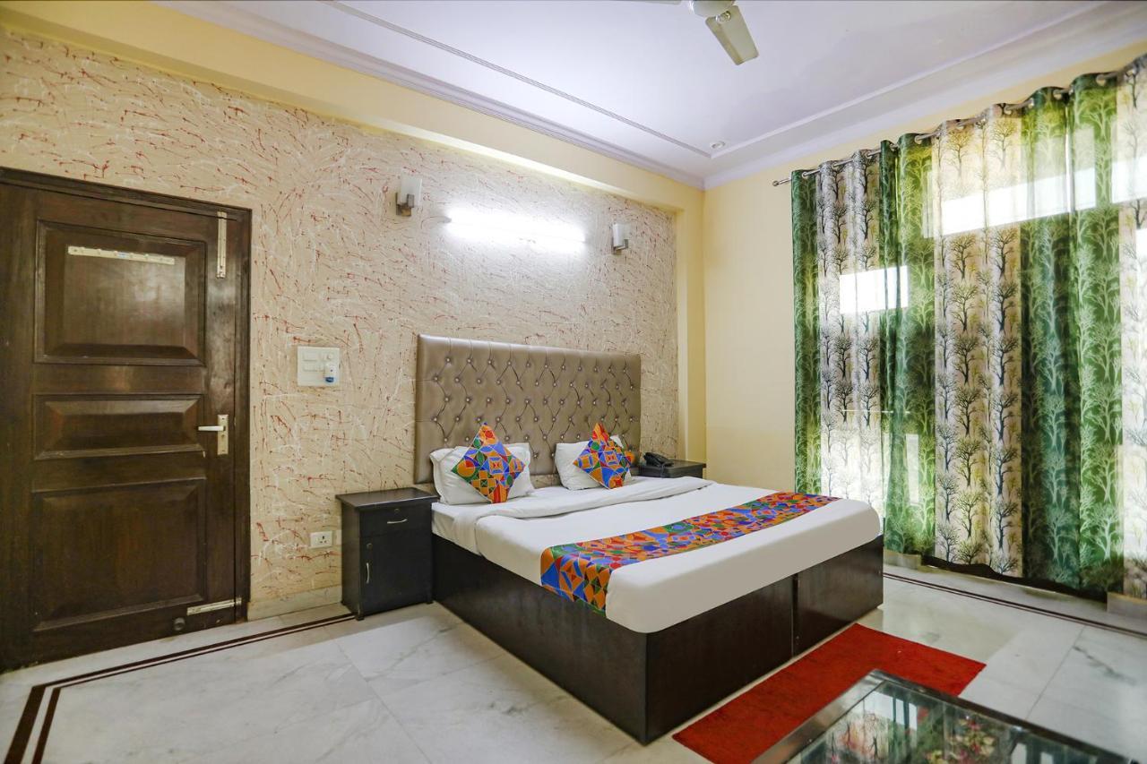 Hotel Fabexpress Hm Palace à Noida Extérieur photo