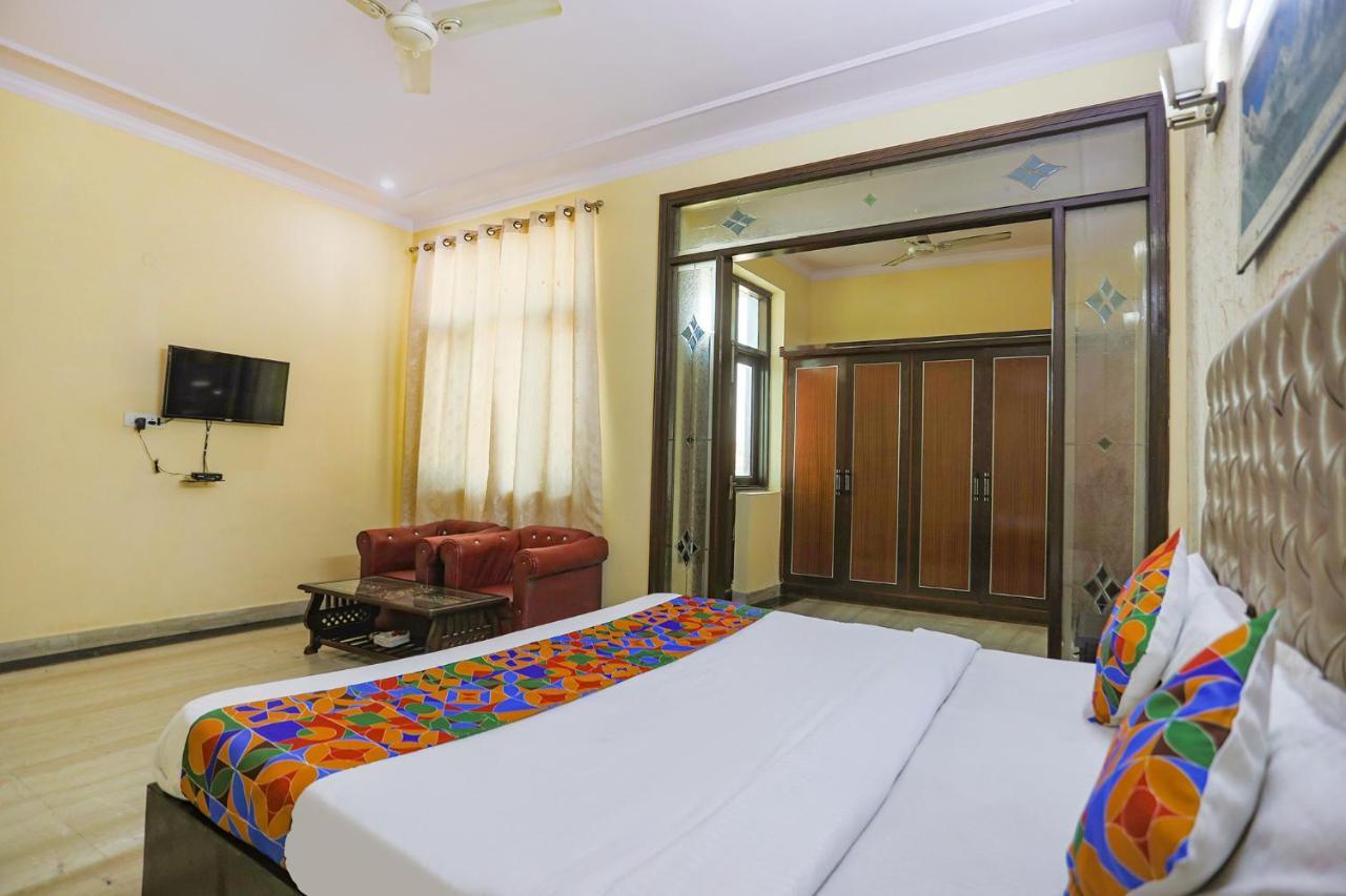 Hotel Fabexpress Hm Palace à Noida Extérieur photo