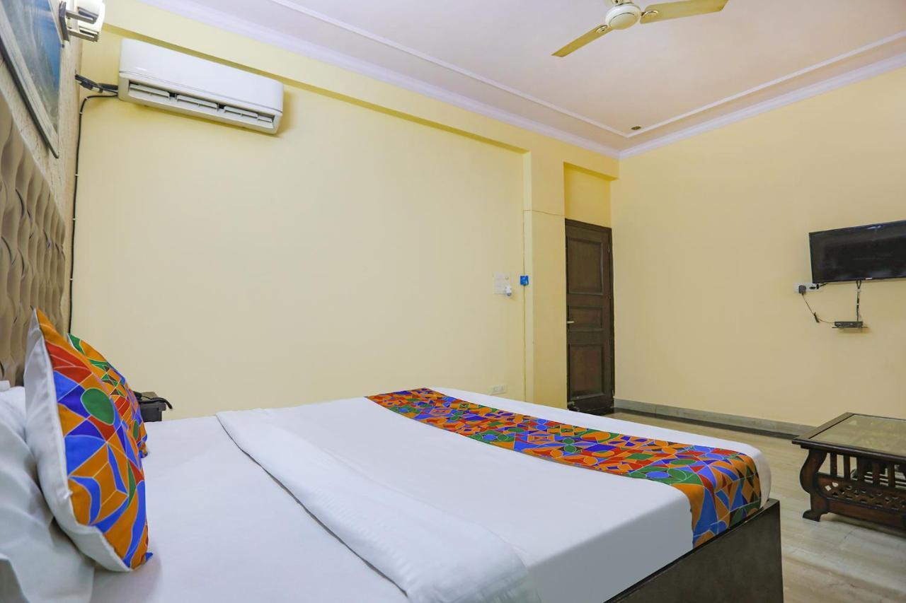 Hotel Fabexpress Hm Palace à Noida Extérieur photo