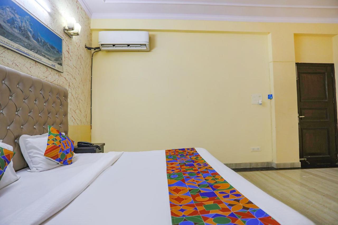 Hotel Fabexpress Hm Palace à Noida Extérieur photo